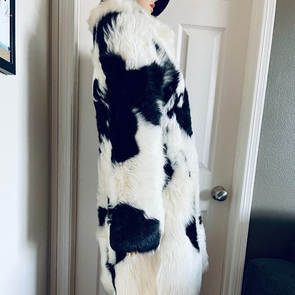 NOT FOR SALE - Spotted/Cow pattern Genuine Sheep Skin Shearing Fur Coat - Picture 5 of 12